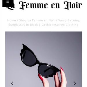 La Femme En Noir batwing glasses